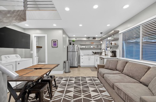 Midtown Sacramento House | Midtown Charm: Loft & Private Parking—Perfect Spot