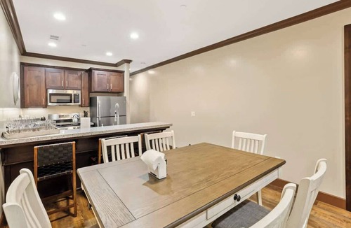 Visalia Apartment | Midtown Loft 302 on Main St DT Visalia