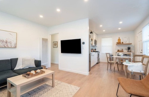 Benicia House | Midway Napa and SF - 5G Wi-Fi & private yard