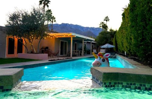 Vista Norte House | 'Miles Away' A Desert Oasis - Palm Springs Style!