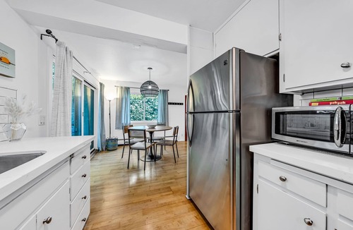 Mill Valley Apartment | Mill Valley Apartment: Walking Distance to DT