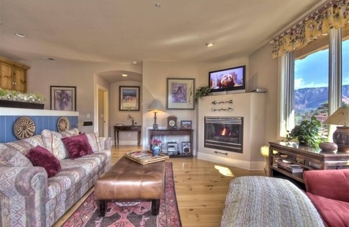 Sedona House | Million Dollar Views, Ensuite Jetted Tub For Two, Fireplace, Deck, Walk to All