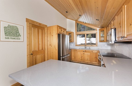 Alpine Meadows House | Mineral Springs By Tahoe Getaways w/Hot tub & Close to Hiking and Biking!