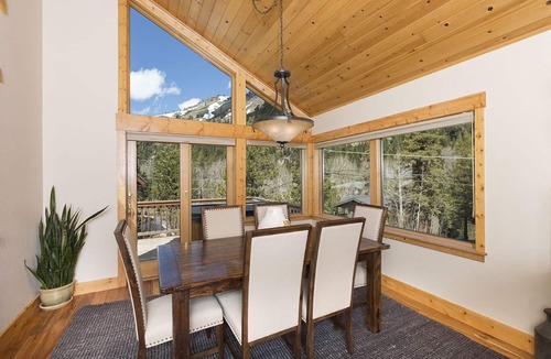 Alpine Meadows House | Mineral Springs By Tahoe Getaways w/Hot tub & Close to Hiking and Biking!