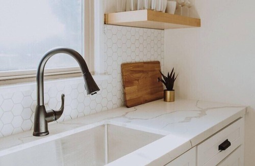 Olde Solana Beach Apartment | Minimalist, High End Design - Solana Surf Loft