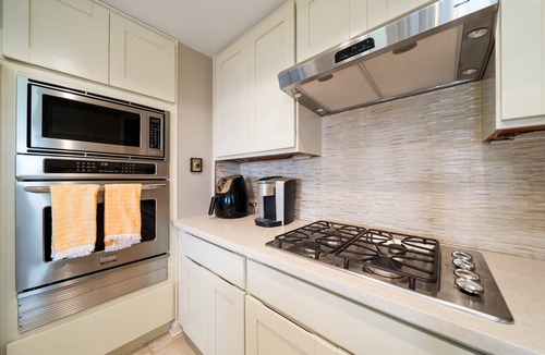 Corona del Mar House | Mins To Beach, Perfect For Families, Amazing Views