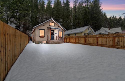 Wallace House | Minutes from Lookout Pass & Silver Mountain