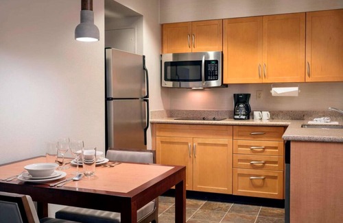 South Scottsdale Apartment | Minutes from Phoenix Art Museum! Free Breakfast, Pool, Pets are Welcome!