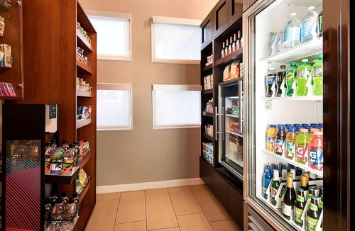 South Scottsdale Apartment | Minutes from Phoenix Art Museum! Free Breakfast, Pool, Pets are Welcome!
