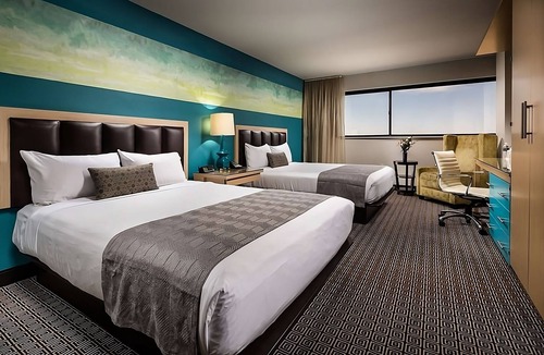 Downtown Las Vegas Hotel | Minutes to Bellagio! 4 Relaxing Units w/Parking! Near Bellagio Fountains!