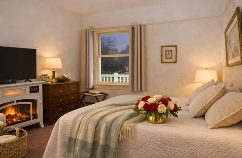 Tomales Hotel | Minutes to Dillon Beach, Tomales Bay & Point Reyes—Coastal Days, Peaceful Nights