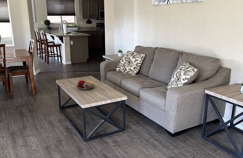 Entrada House | Minutes to spring training, and large comfortable 5 bedroom home.