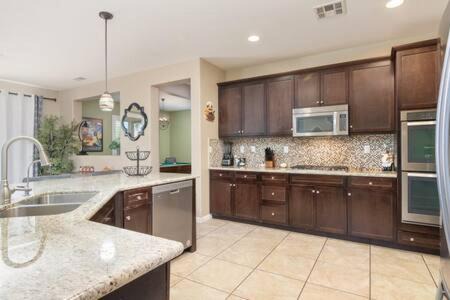 Temecula House | Minutes to Wineries Outdoor Oasis Pool Table