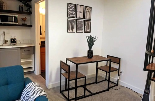 Mountain View House | Modern 1-Br Oasis, Close to Tech Giants+Investors!