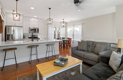 Folsom Apartment | Modern 1BR in Historic Folsom, near top attractions