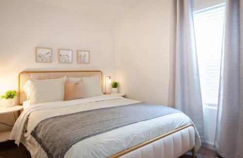 San Luis Obispo House | Modern 2-Bedroom Eucalyptus House