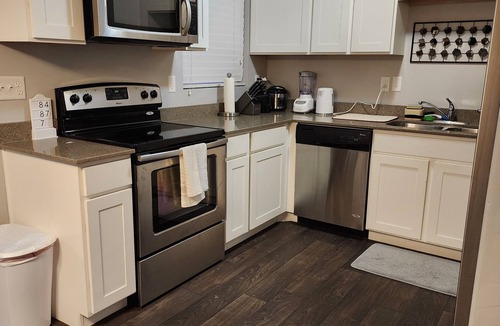 Spanish Fork Condo | Modern 3-Bedroom Condo with Garage, Pool Access, Wifi, and Prime Location!