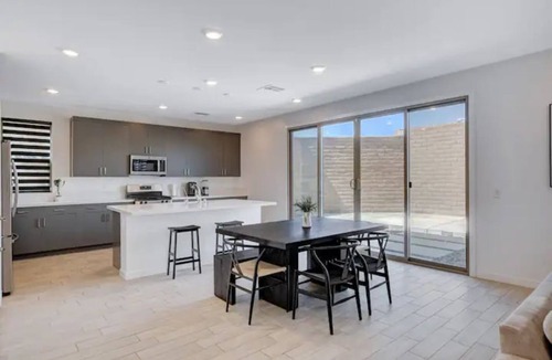 North Las Vegas House | Modern 3BR 2.5bath home North LV