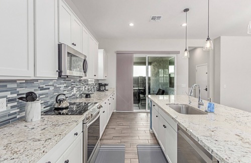 Goodyear House | Modern 3BR Home in Goodyear – Stylish, Spacious & Family-Friendly!