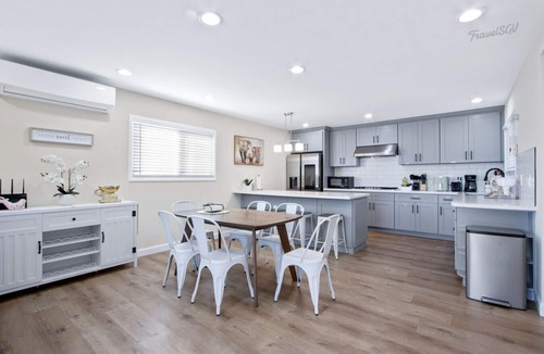 La Puente Apartment | Modern 3BR Home + Parking + Near DTLA #TravelSGV