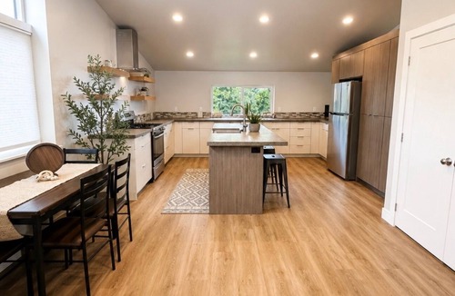 Pleasant Grove Apartment | Modern and Cozy Retreat
