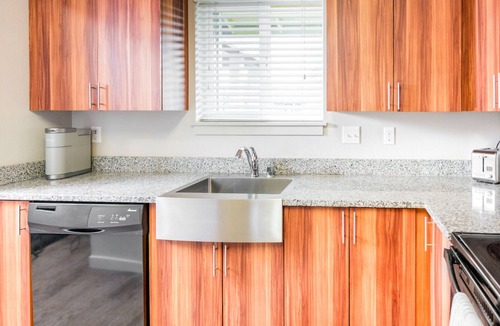 Vancouver Apartment | Modern Apartment in Prime Location (ID4516)