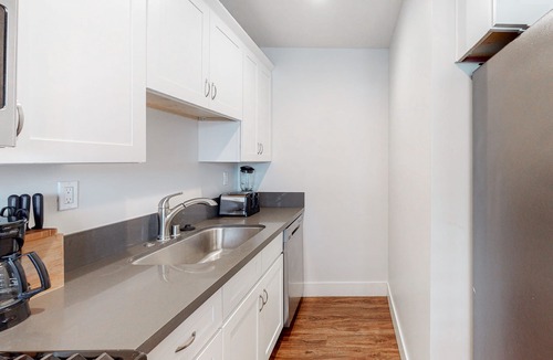 South Oceanside Condo | Modern beach condo with beach access & incredible location