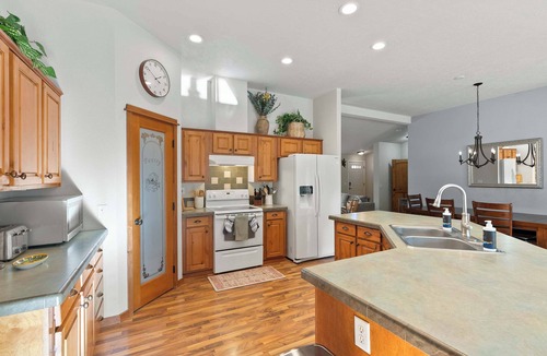 Deschutes River Woods House | Modern Bend Home with Firepit and Disc Golf