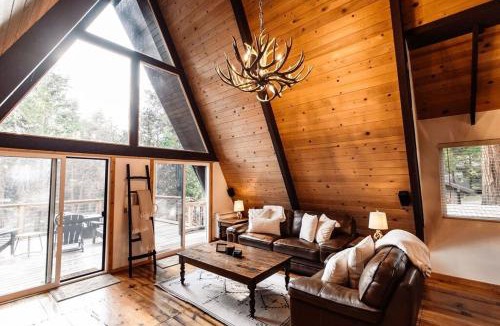 Sierra Cedars House | Modern Black A-Frame overlooking a Meadow w AC!