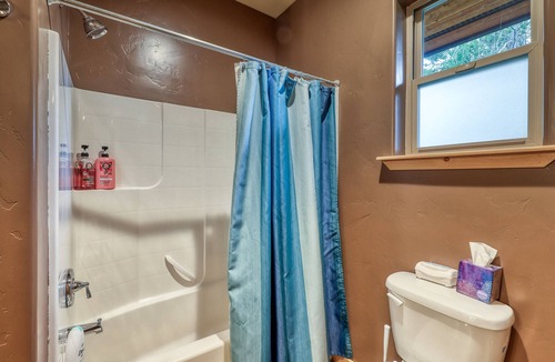 McCall Cabin | Modern cabin w/ WiFi, game room & wood stove - walk to town, golf & Payette Lake