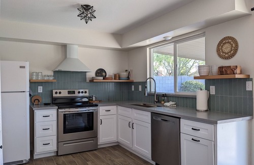 Chandler House | Modern Casita w/Backyard Oasis Pool & Hot tub