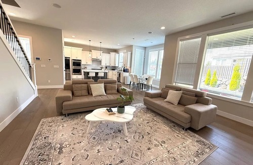 Cedar Mill House | Modern Comfort Meets Space in This 5BR Portland Home