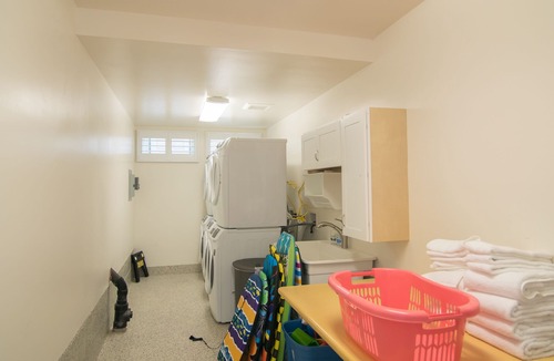 South Oceanside Condo | Modern condo near the beach with ocean views & garage parking