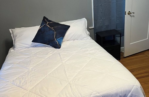 Rodeo House | Modern Corporate Housing/Wi-Fi/Near Refineries