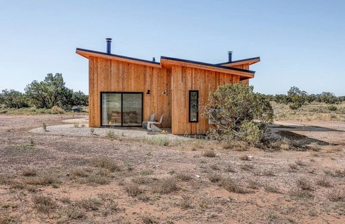 Valle Cottage | Modern Desert Casita with Stargazing & Red Butte Views near Grand Canyon, Arizona
