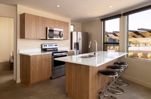 Ivins Condo | Modern Desert Dwelling W/Garage