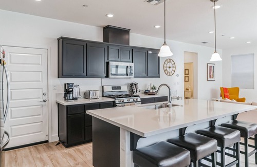 Fairfield House | Modern family-friendly home, Napa, wine country, private backyard, fire pit