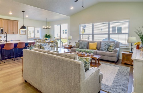 Herriman House | Modern Farmhouse in Herriman w/Mountain Views!