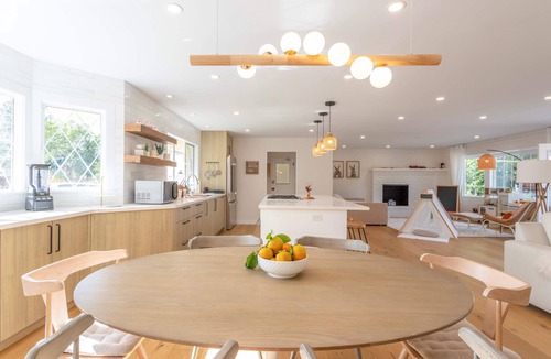 Freestone House | Modern Farmhouse on 1 Acre | Steps to Park | w/Spa