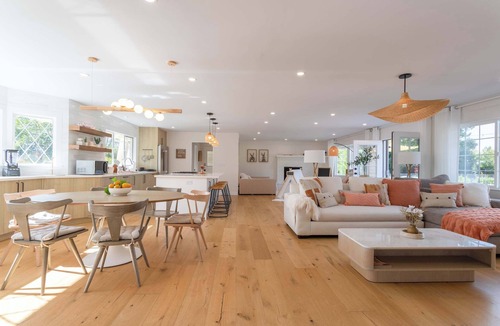 Freestone House | Modern Farmhouse on 1 Acre | Steps to Park | w/Spa