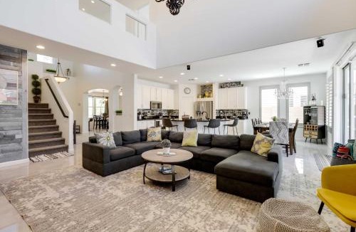 Cottonflower House | Modern Gem w/Fire Pit: 3 Mi to Goodyear Ballpark!