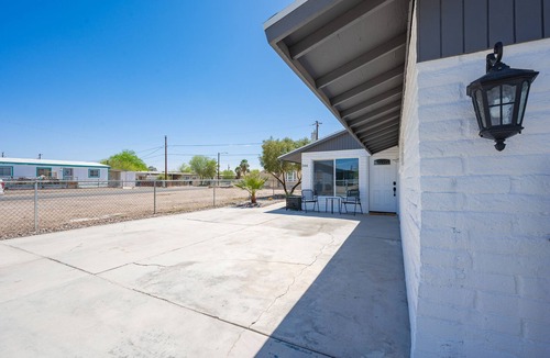 Bullhead City House | Modern Home close to river