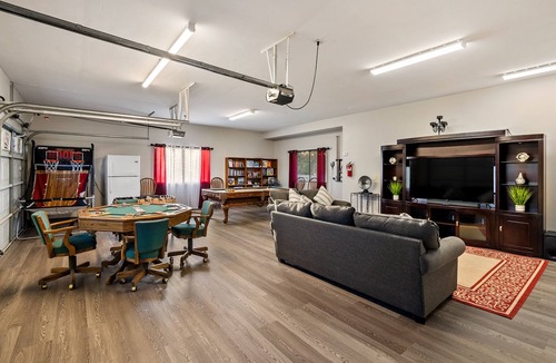Atascadero House | Modern home, Dog Agility Run, Game Room, Fire Pit & New Playground