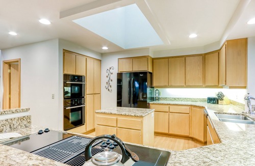 Sunriver House | Modern Home w/Gas Fireplace, Large Deck & Private Hot Tub