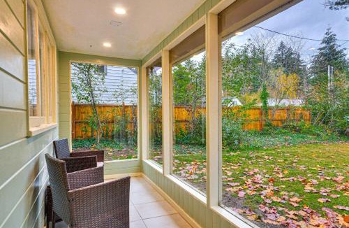 West Slope House | Modern Home w/Spacious Yard in Beaverton!