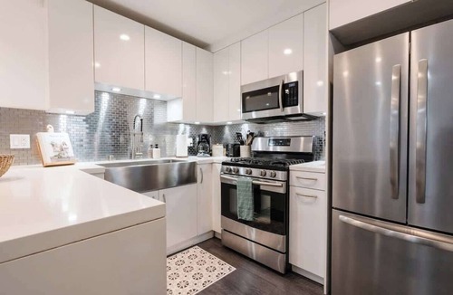 Little Italy Apartment | Modern Inner City Pad w/Patio | Walk Everywhere!