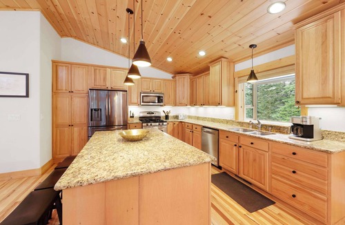 Kingswood Estates House | Modern Lake Tahoe Retreat – Ski and Swim