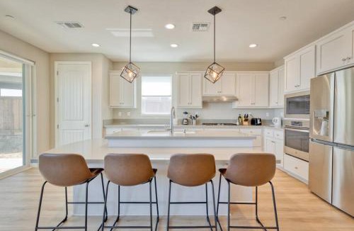 Fairfield House | Modern Large Home in Wine Country