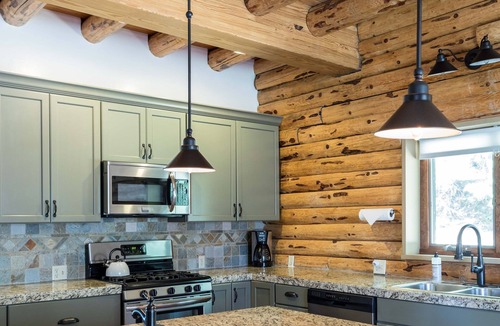 Nevada City Cabin | Modern Log Cabin on Cascade Canal, 5 minutes to Downtown Nevada City
