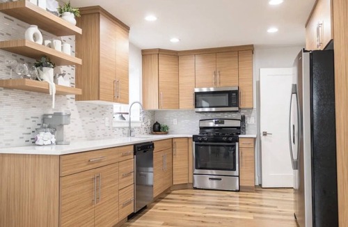 Murray House | Modern Lux Upstairs Unit Near SLC W/King Bed, Yard, Garage and Washer/Dryer